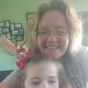 Meet your Posher, Lois